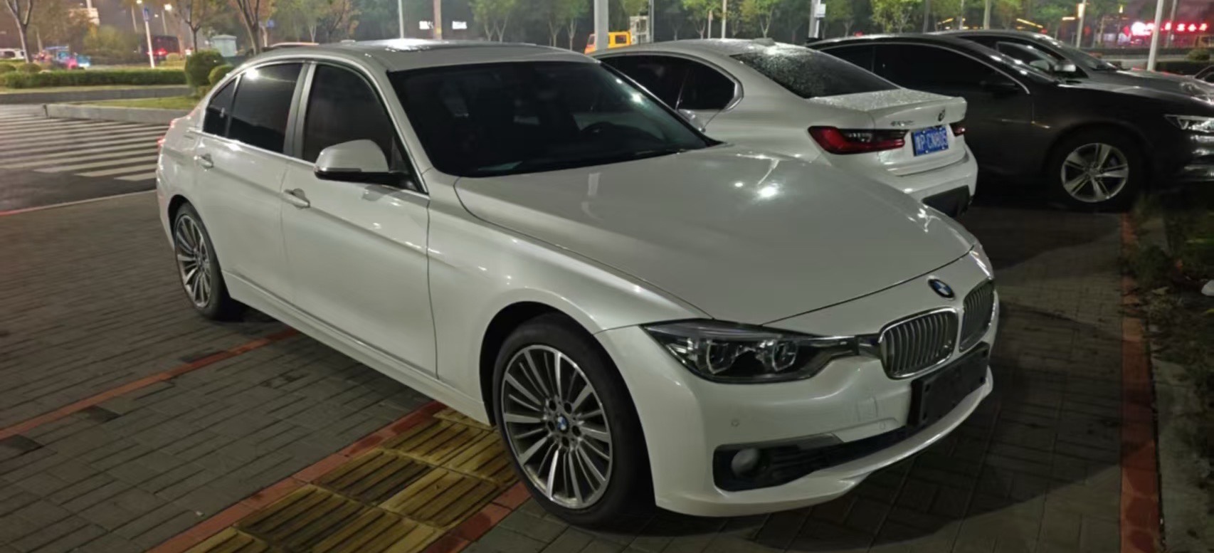 BMW 3 Series 2019 immagine di auto #2