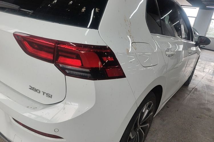 Volkswagen Golf 2022 car image #8
