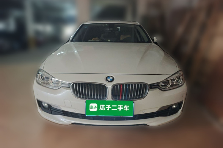 BMW 3 Series 2018 #3 BMW 3 Series 2018 car image #3