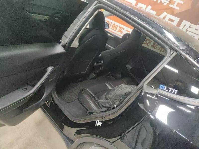 Tesla Model Y 2022 car image #3