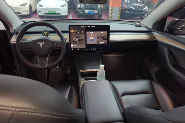 Tesla Model Y 2022 #10 Tesla Model Y 2022 car image #10