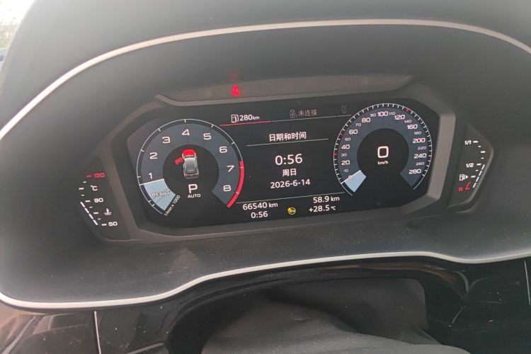 Audi Q3 2021 car image #12