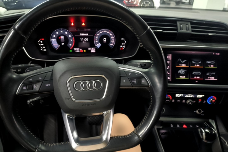 Audi Q3 2021 car image #10