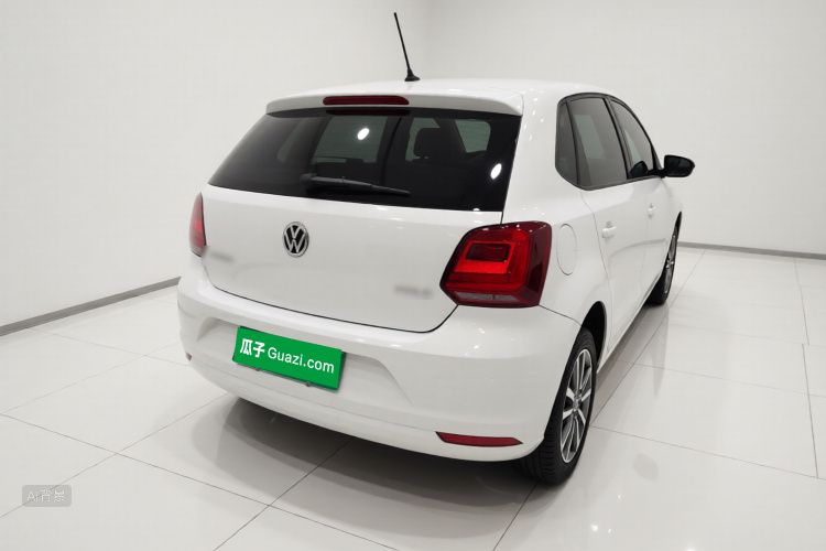 Volkswagen Polo 2018 car image #5