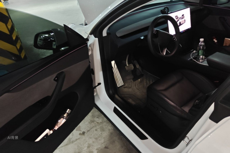 Tesla Model Y 2025 #18 Tesla Model Y 2025 car image #18
