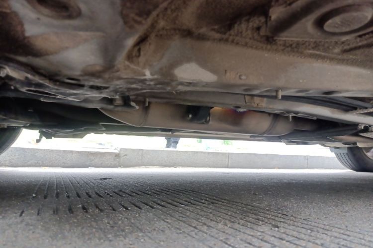 2015 car image #26