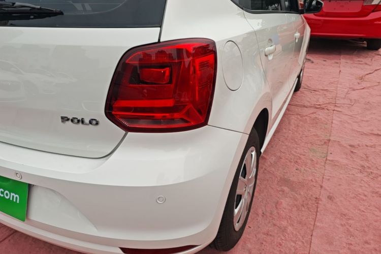 Volkswagen Polo 2016 car image #8