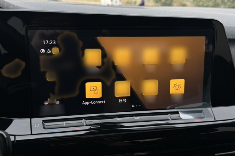 Volkswagen Golf 2021 car image #10