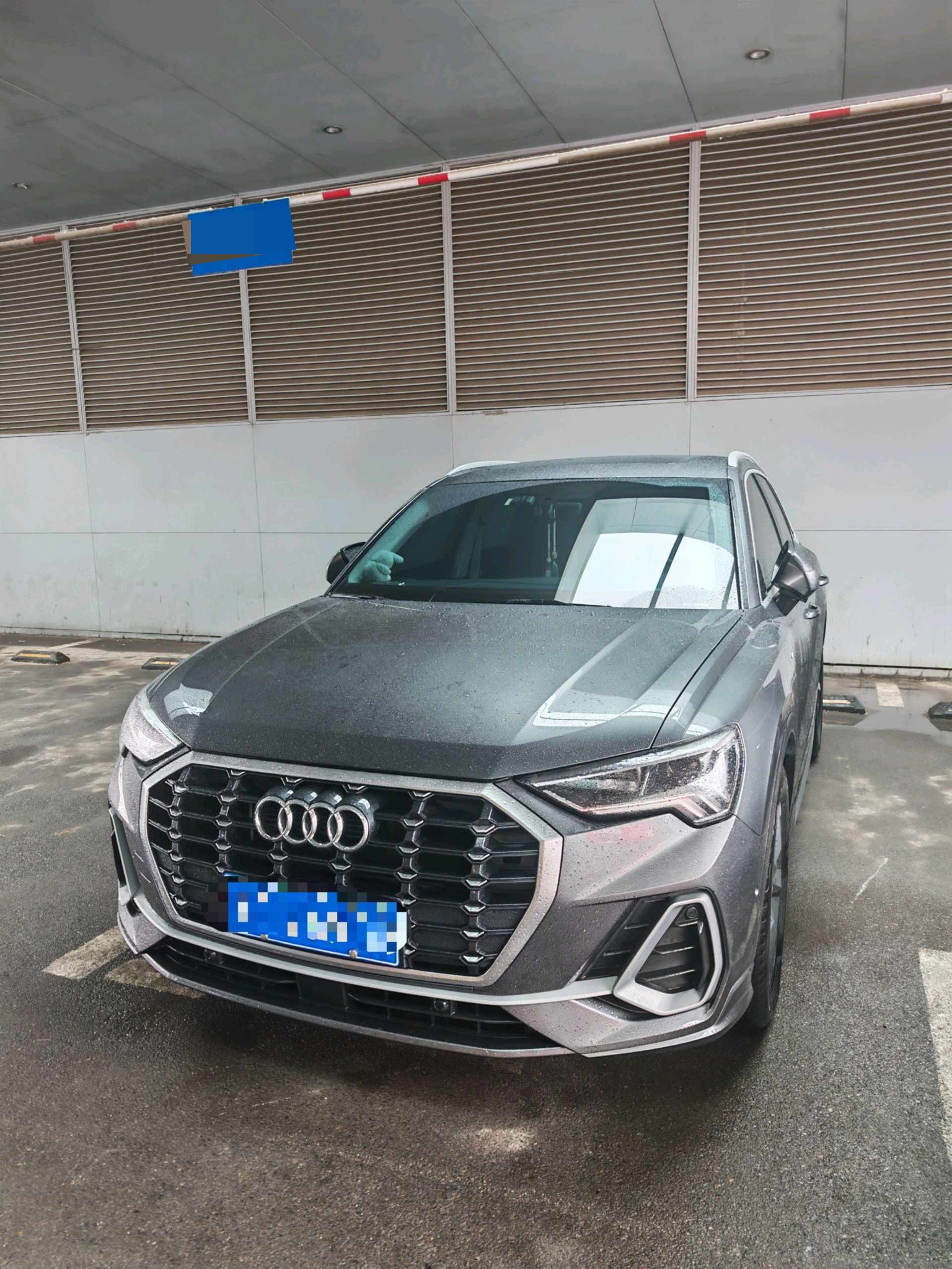 Audi Q3 2023 car image 