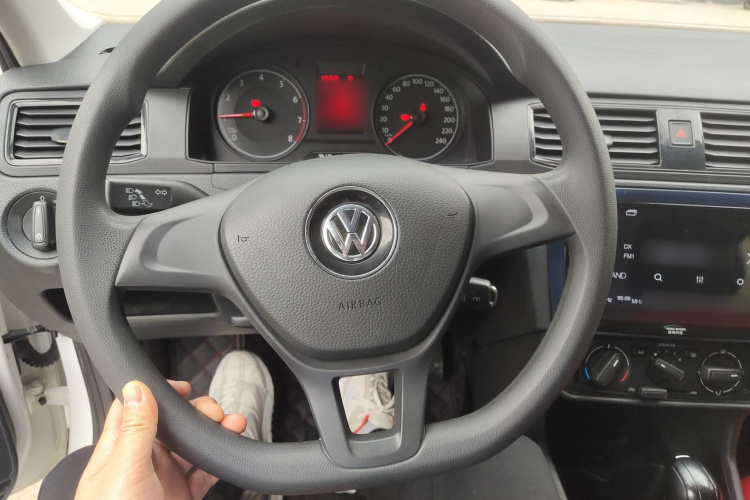 Volkswagen Santana 2018 car image #11