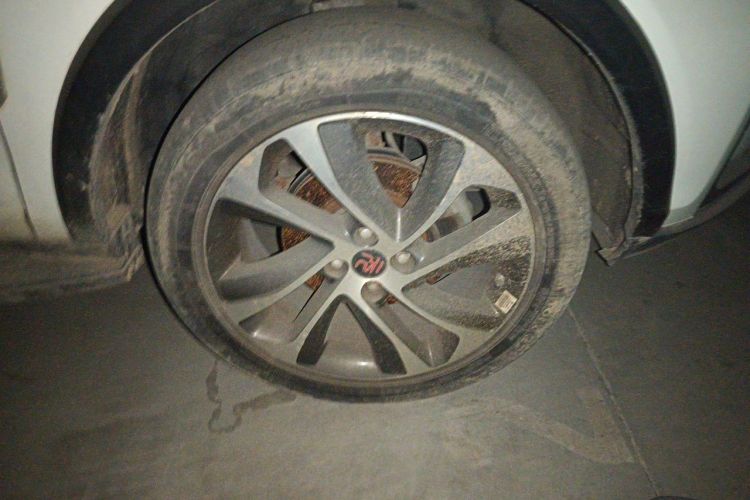 BYD Yuan 2016 #6 BYD Yuan 2016 car image #6