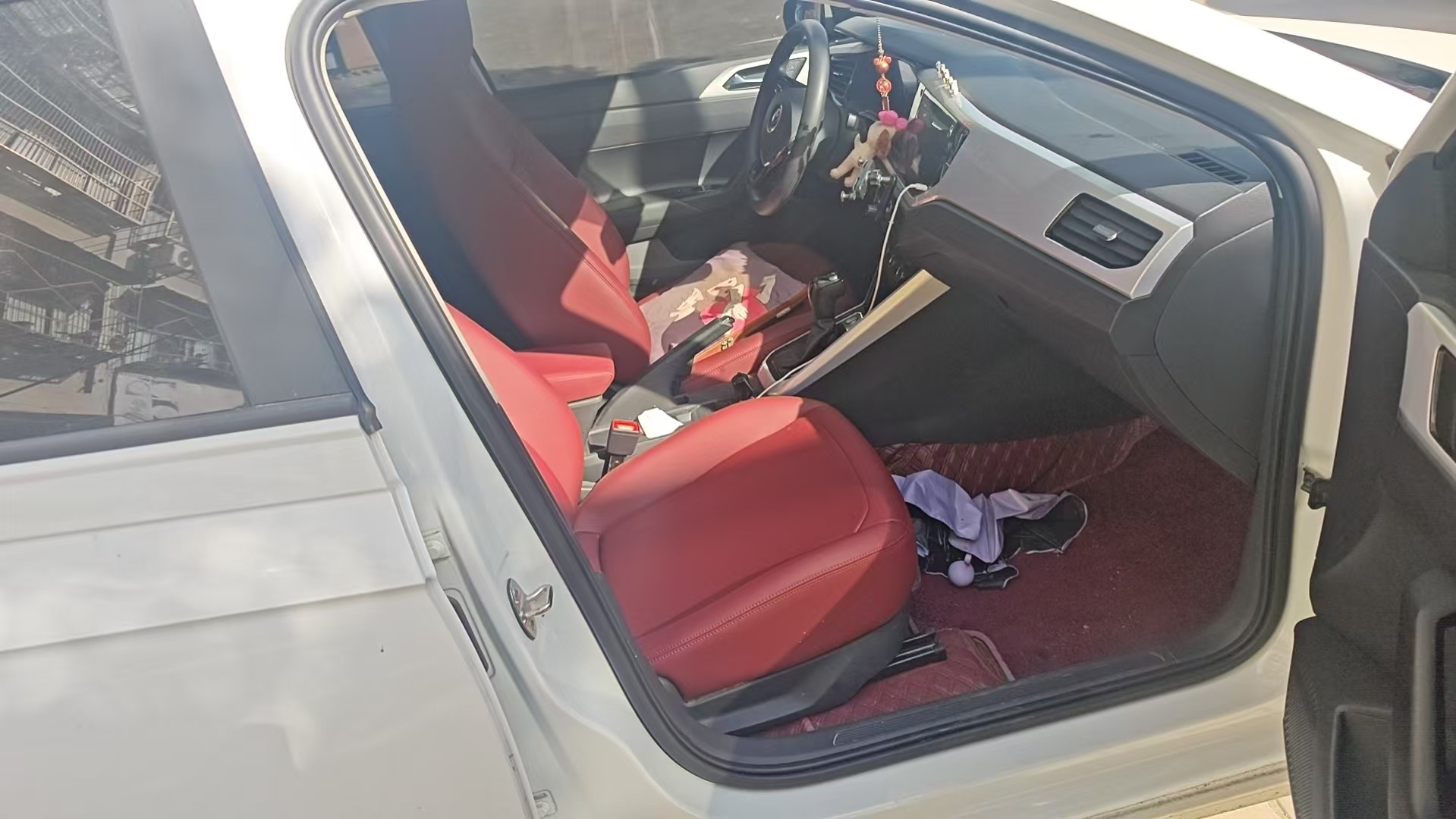 Volkswagen Polo 2023 car image #3