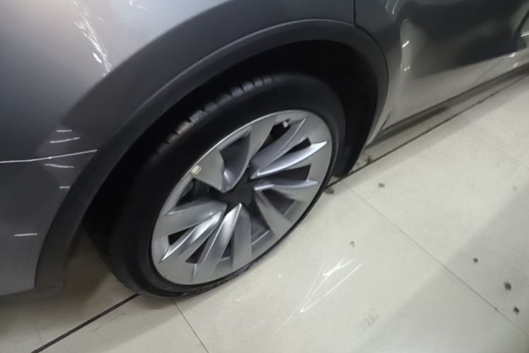Tesla Model Y 2025 #10 Tesla Model Y 2025 car image #10