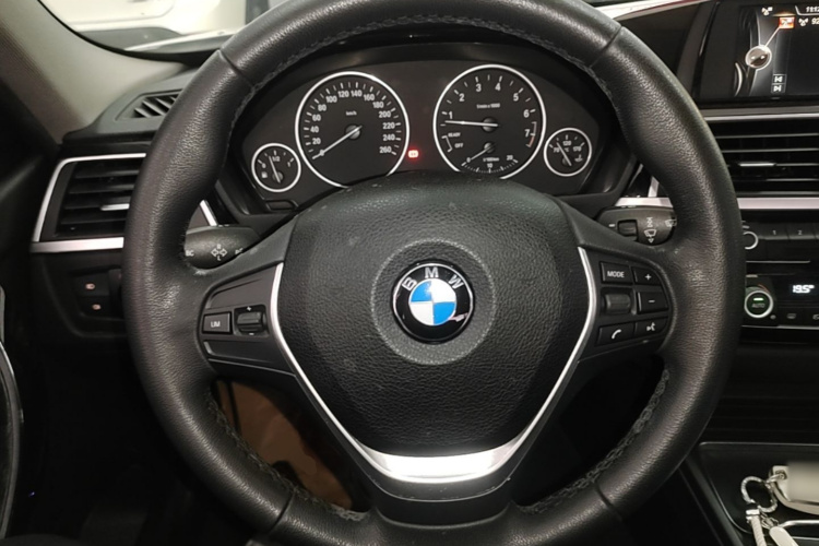 BMW 3 Series 2017 #11 BMW 3 Series 2017 car image #11