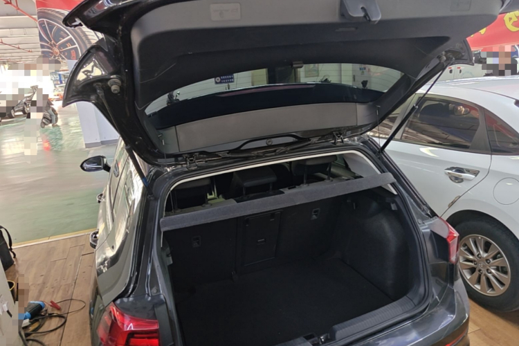 Volkswagen Golf 2021 car image #21