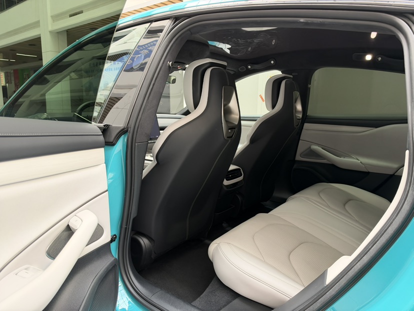 MI SU7 2024 car image #12