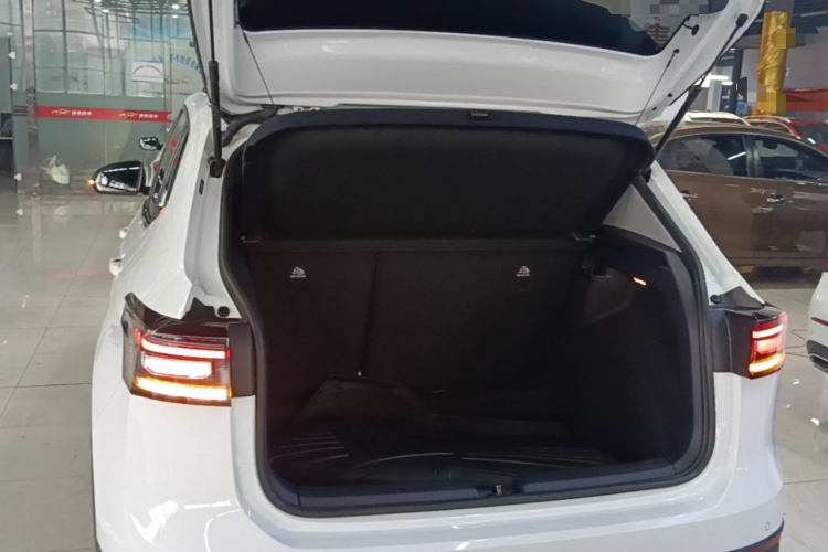 Volkswagen Tharu 2024 #19 Volkswagen Tharu 2024 immagine di auto #19