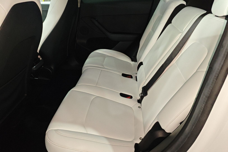 Tesla Model Y 2023 #17 Tesla Model Y 2023 car image #17
