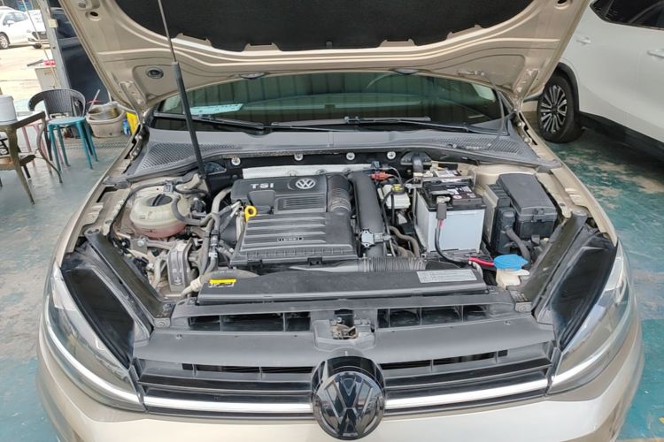 Volkswagen Golf 2018 car image #20