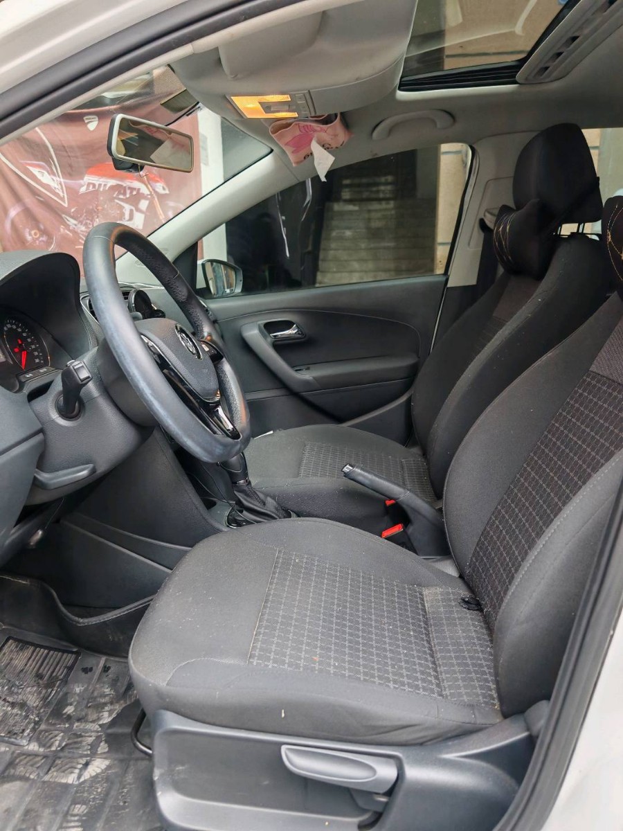 Volkswagen Polo 2017 car image #9