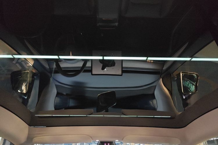 Tesla Model Y 2023 #20 Tesla Model Y 2023 car image #20