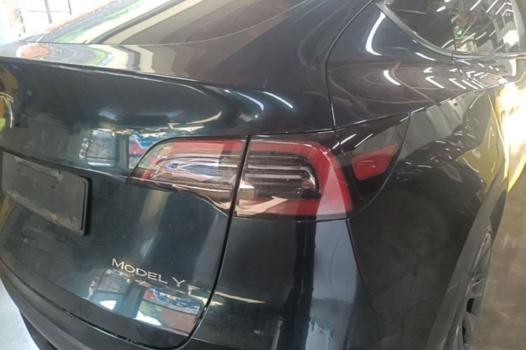 Tesla Model Y 2023 #8 Tesla Model Y 2023 car image #8