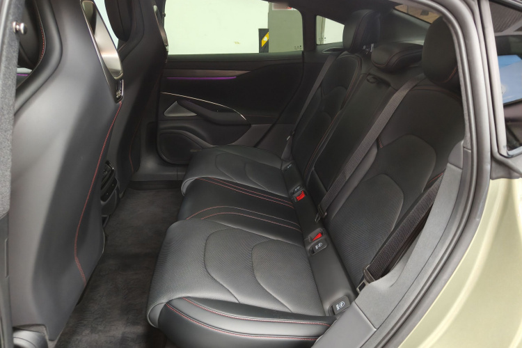 MI SU7 2024 car image #17