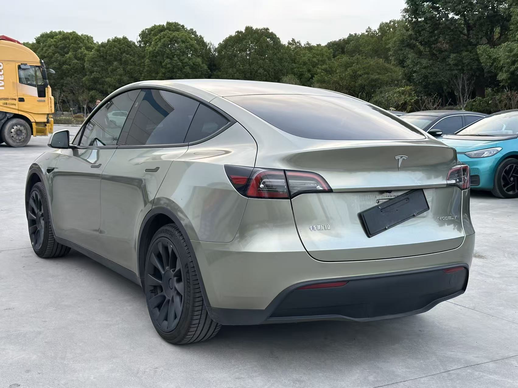 Tesla Model Y 2024 #7 Tesla Model Y 2024 car image #7