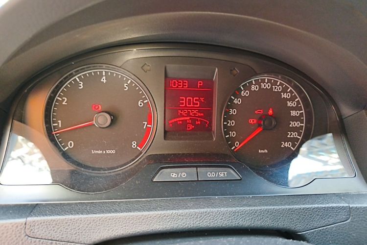 Volkswagen Santana 2015 car image #10