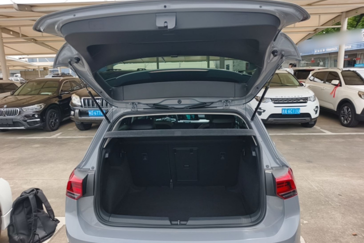 Volkswagen Golf 2022 car image #21