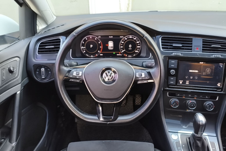 Volkswagen Golf 2019 #15 Volkswagen Golf 2019 car image #15