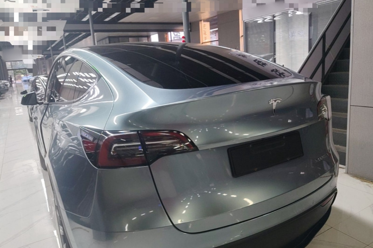 Tesla Model Y 2021 #5 Tesla Model Y 2021 car image #5