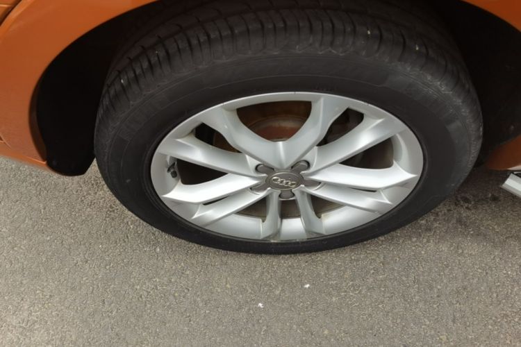 Audi Q3 2016 car image #10