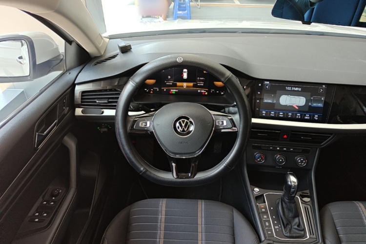 Volkswagen Lavida 2021 car image #11