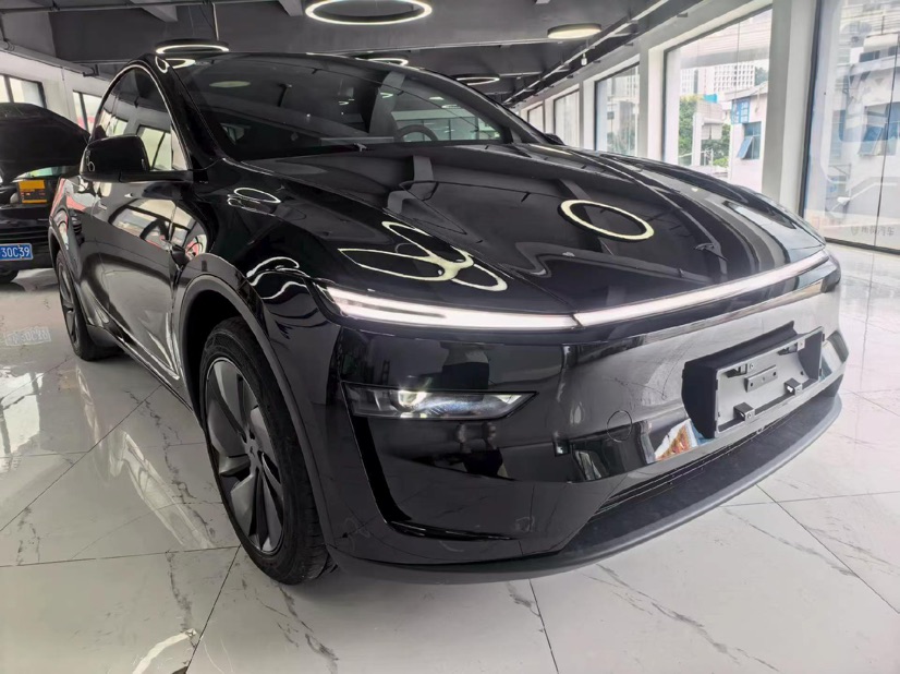 Tesla Model Y 2026 #3 Tesla Model Y 2026 car image #3