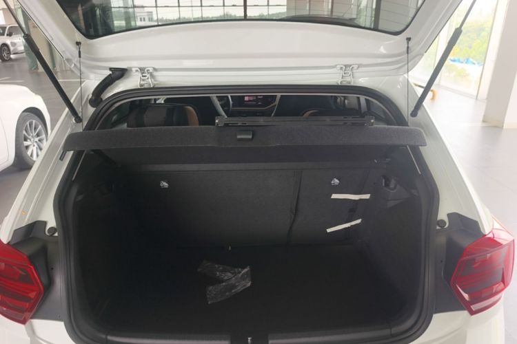 Volkswagen Polo 2023 car image #19