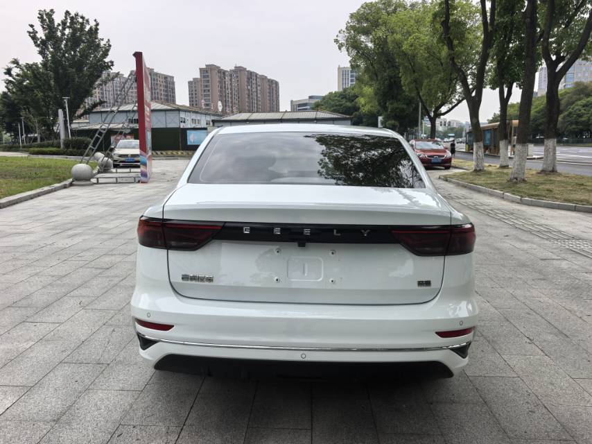 GEELY Emgrand 2024 car image #12
