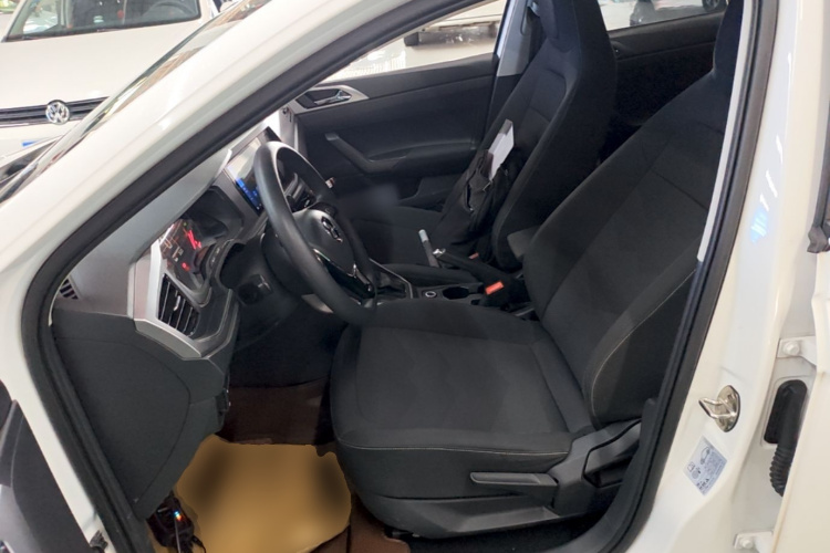 Volkswagen Polo 2020 car image #19