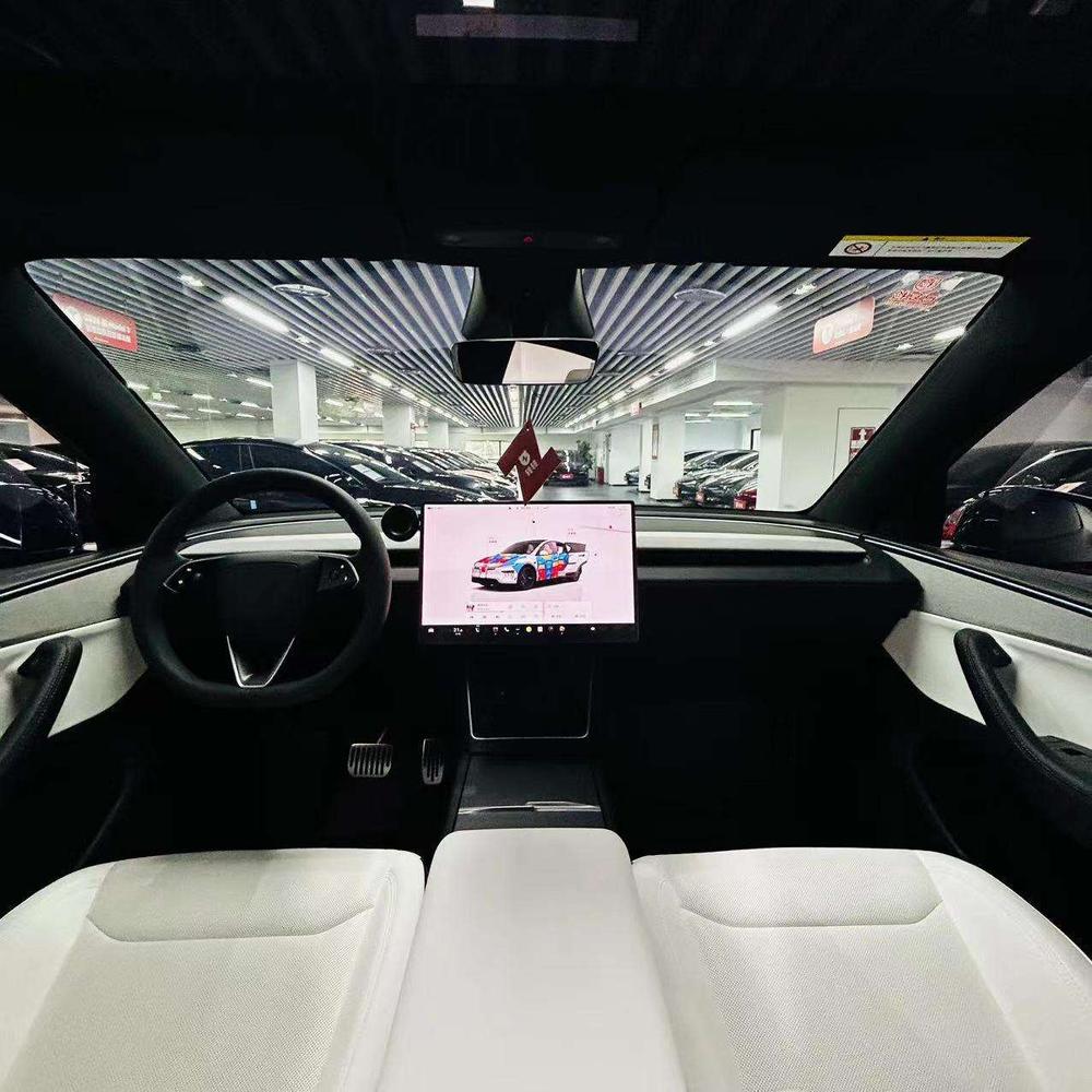 Tesla Model Y 2026 #8 Tesla Model Y 2026 immagine di auto #8