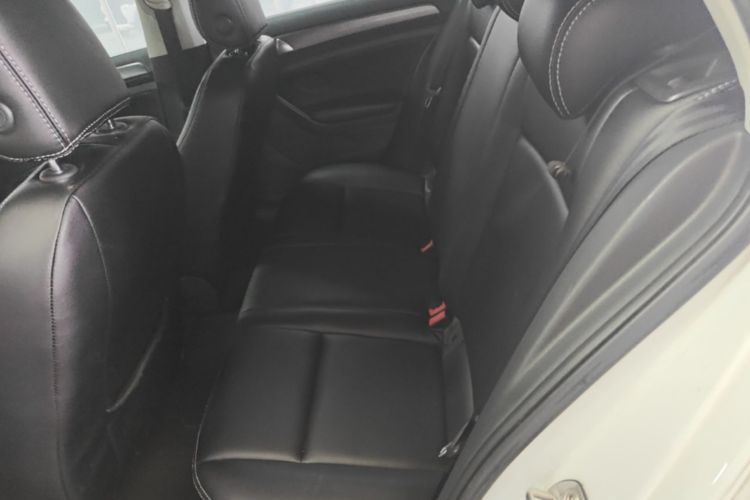 Volkswagen Golf 2016 car image #13