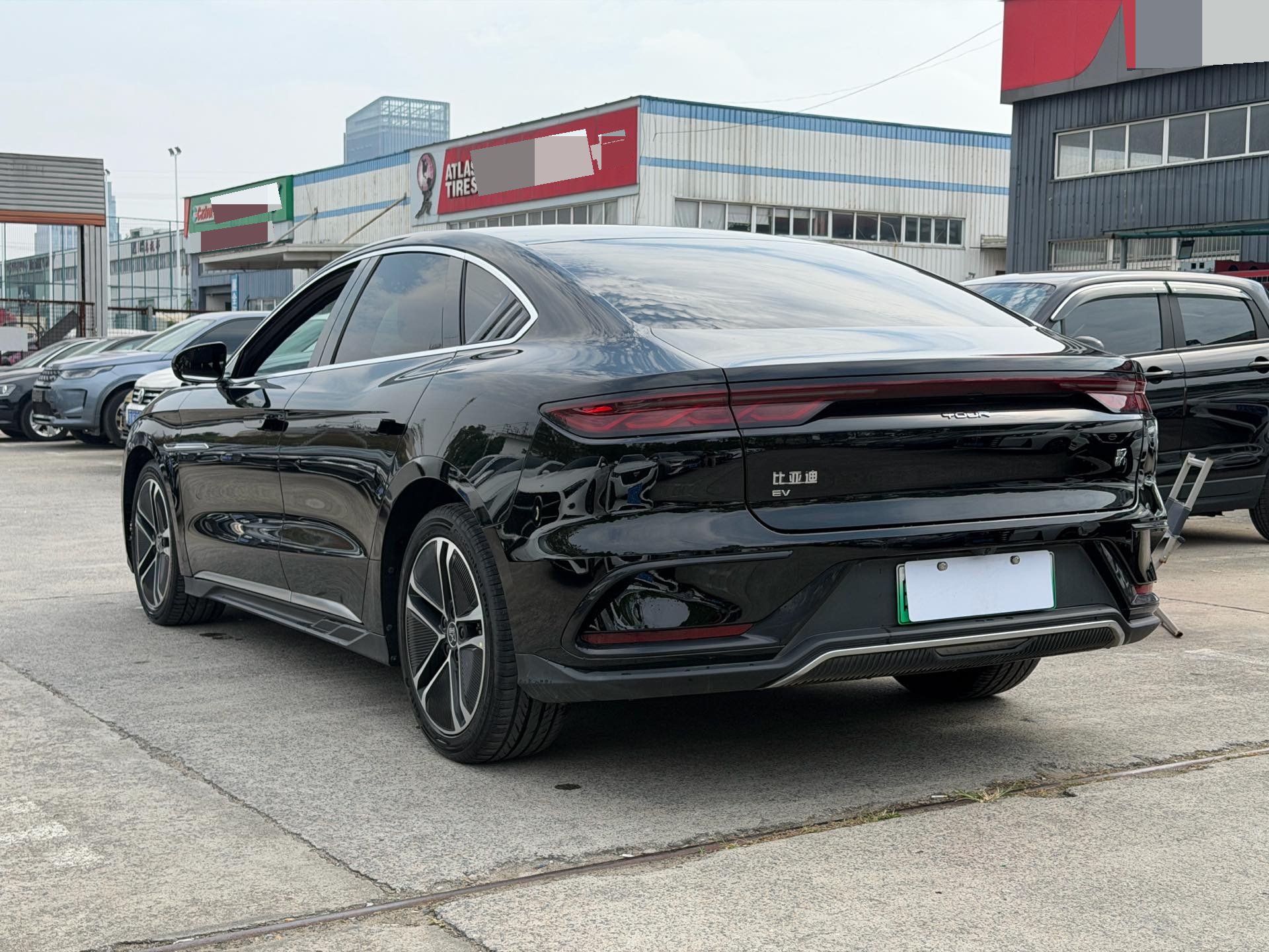 BYD Han 2023 car image #14