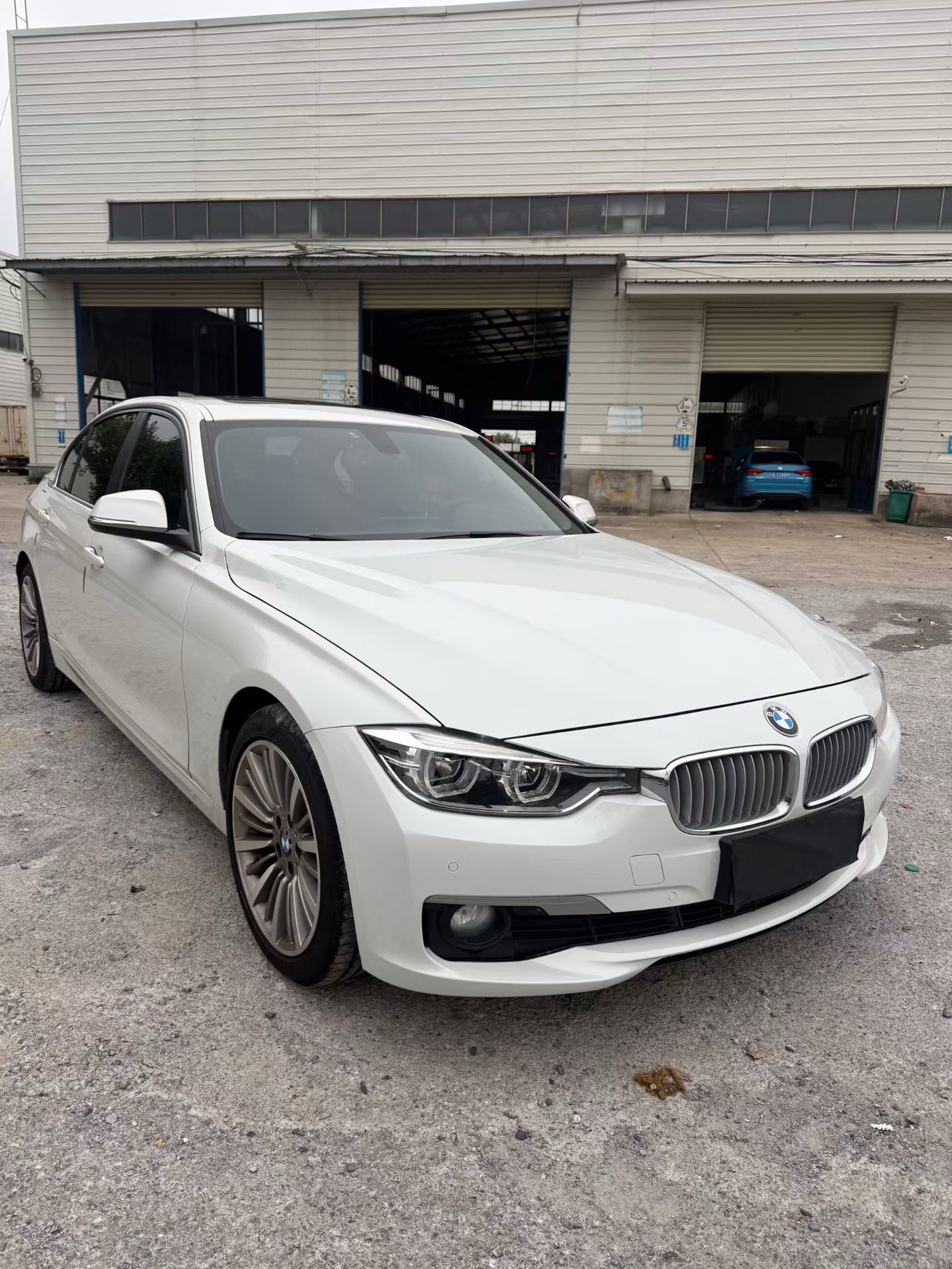 BMW 3 Series 2019 immagine di auto #3