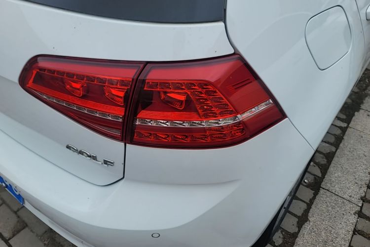 Volkswagen Golf 2015 car image #8