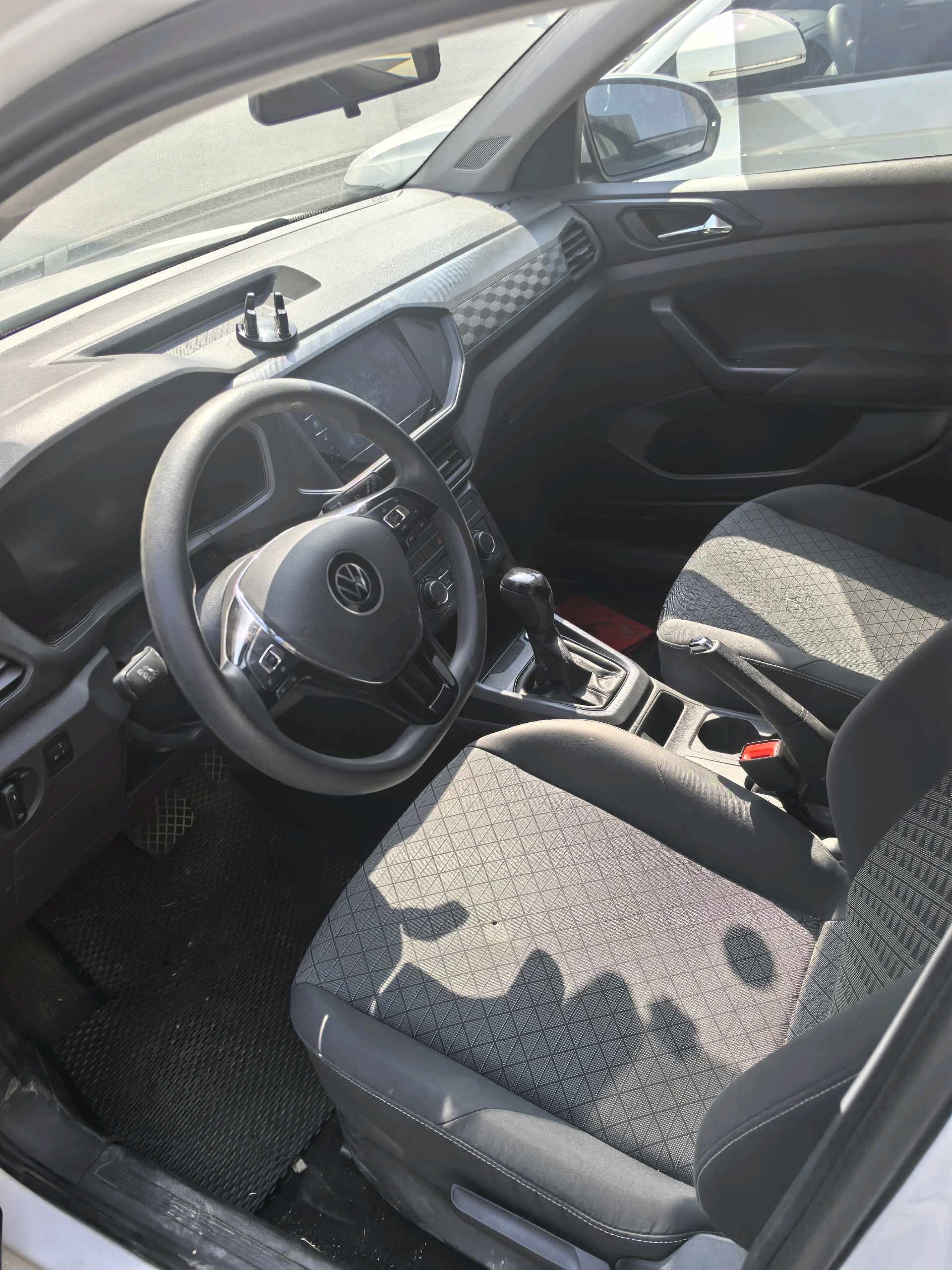 Volkswagen T-Cross 2023 immagine di auto #4