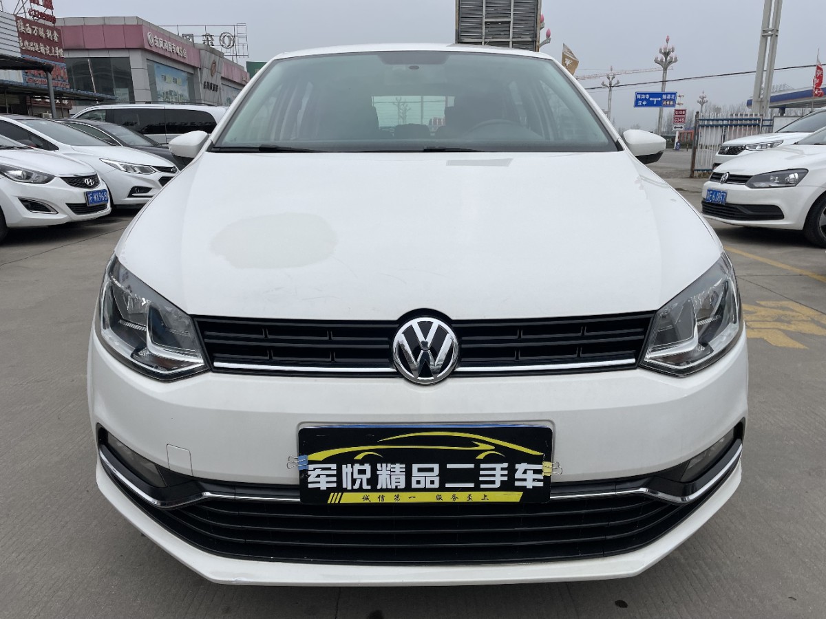 Volkswagen Polo 2016 car image 