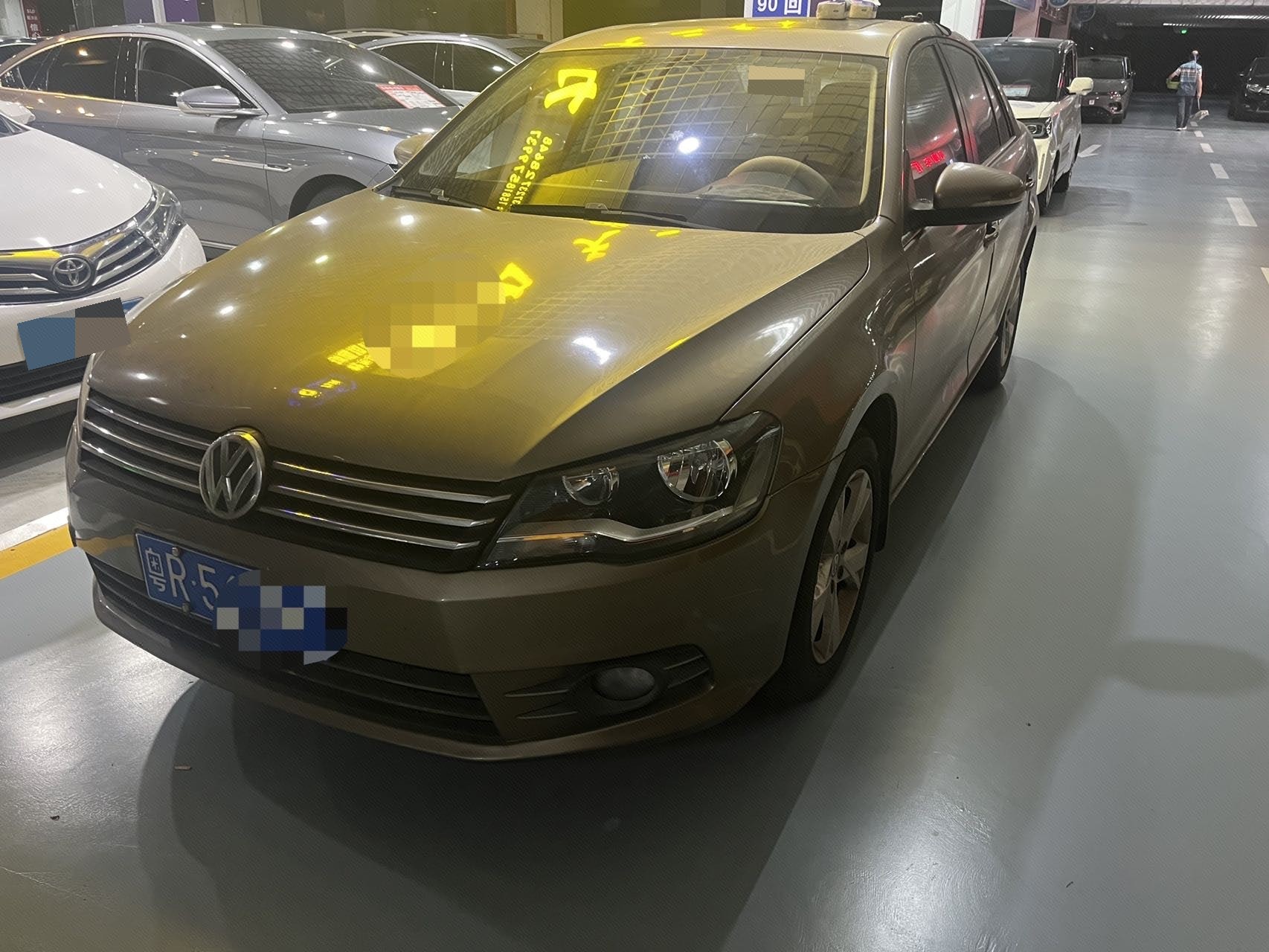Volkswagen Bora 2013 car image 