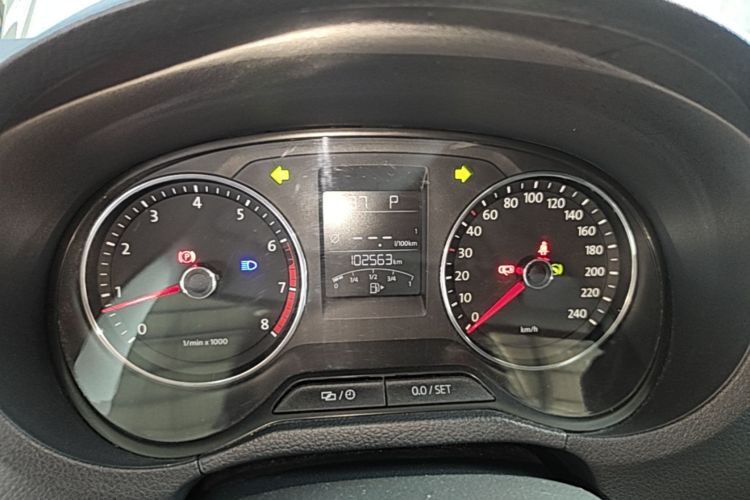 Volkswagen Polo 2016 car image #12