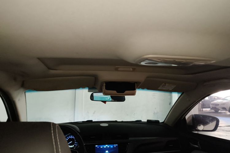 GEELY Emgrand 2017 car image #18