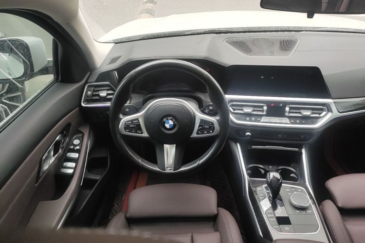 BMW 3 Series 2021 car image #12