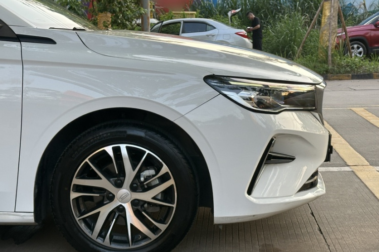 GEELY Emgrand 2023 car image #4